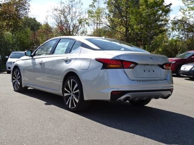 2020 Nissan Altima 2.5 Platinum Oshkosh WI