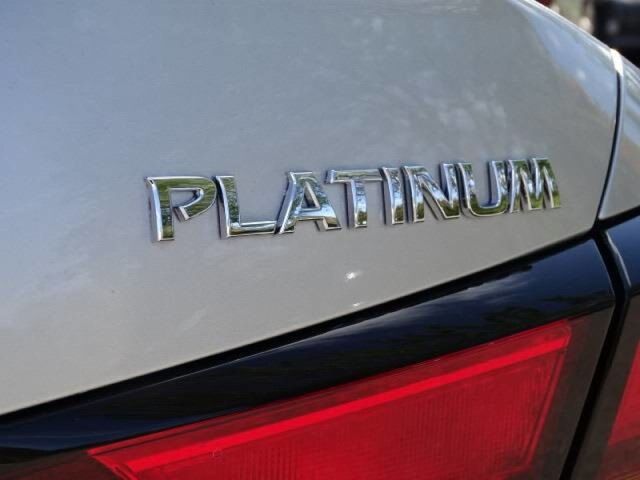2020 Nissan Altima 2.5 Platinum Oshkosh WI