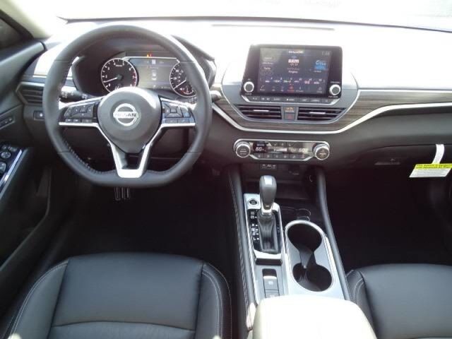 2020 Nissan Altima 2.5 Platinum Oshkosh WI