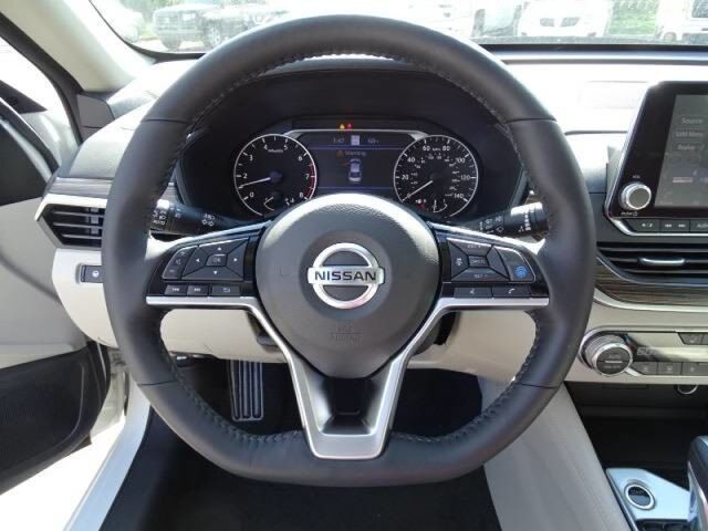 2020 Nissan Altima 2.5 Platinum Oshkosh WI
