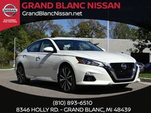 2020_Nissan_Altima_2.5 Platinum_ Oshkosh WI