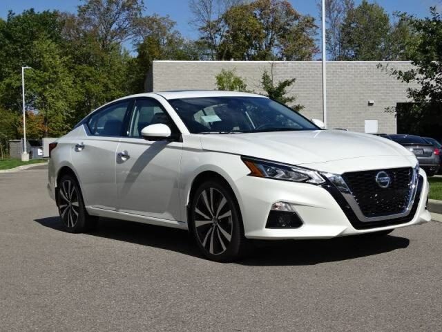 2020 Nissan Altima 2.5 Platinum Oshkosh WI