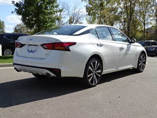 2020 Nissan Altima 2.5 Platinum Oshkosh WI