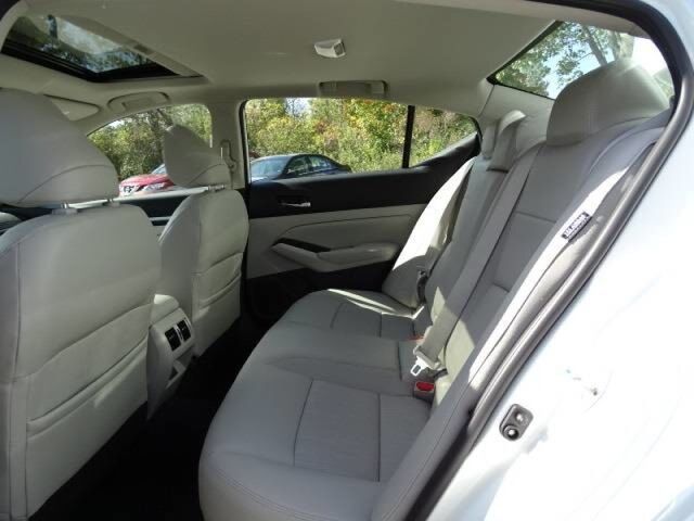 2020 Nissan Altima 2.5 Platinum Oshkosh WI