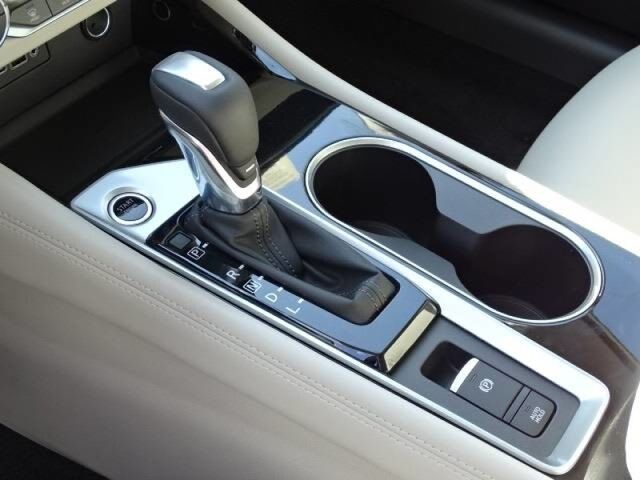 2020 Nissan Altima 2.5 Platinum Oshkosh WI