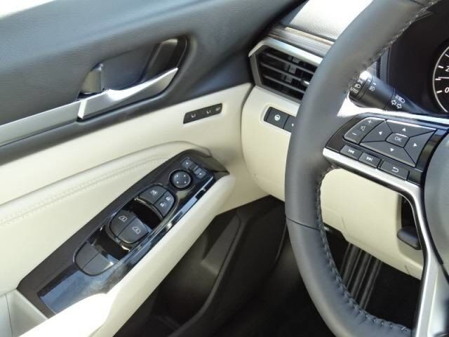 2020 Nissan Altima 2.5 Platinum Oshkosh WI