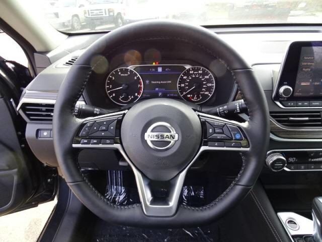 2020 Nissan Altima 2.5 Platinum Oshkosh WI