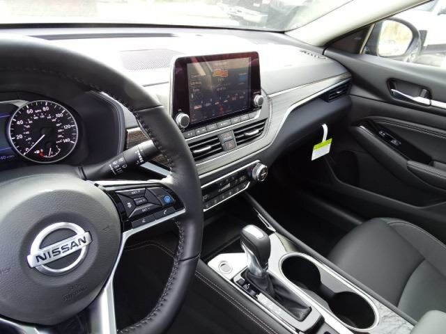 2020 Nissan Altima 2.5 Platinum Oshkosh WI
