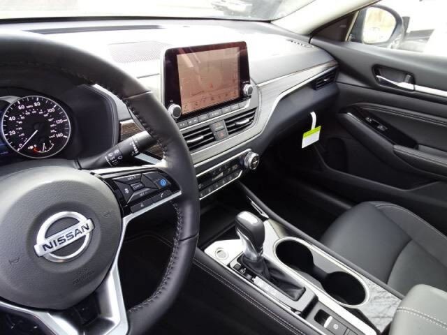 2020 Nissan Altima 2.5 Platinum Oshkosh WI