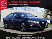 2020_Nissan_Altima_2.5 Platinum_ Oshkosh WI