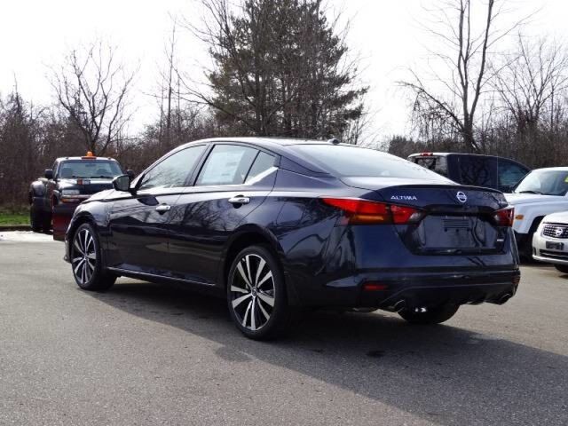 2020 Nissan Altima 2.5 Platinum Oshkosh WI