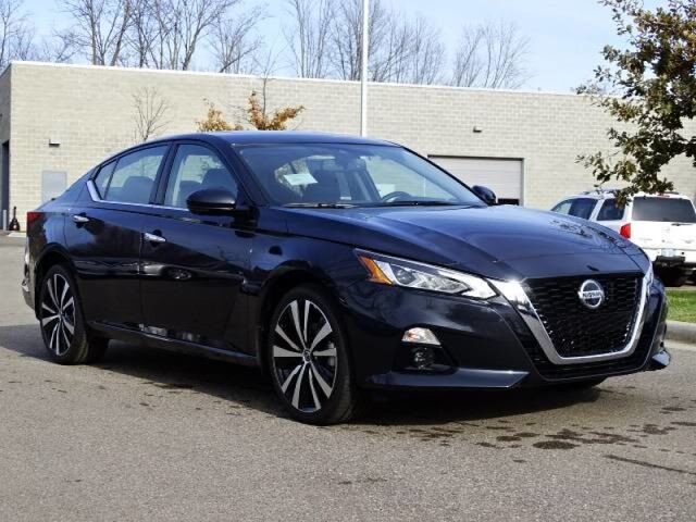 2020 Nissan Altima 2.5 Platinum Oshkosh WI