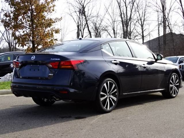 2020 Nissan Altima 2.5 Platinum Oshkosh WI