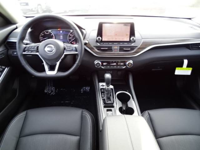 2020 Nissan Altima 2.5 Platinum Oshkosh WI