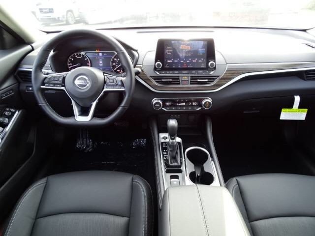 2020 Nissan Altima 2.5 Platinum Oshkosh WI