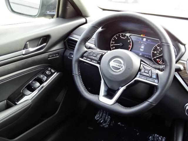 2020 Nissan Altima 2.5 Platinum Oshkosh WI