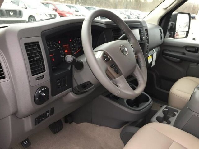 2020 Nissan NV Passenger NV3500 HD SL Oshkosh WI