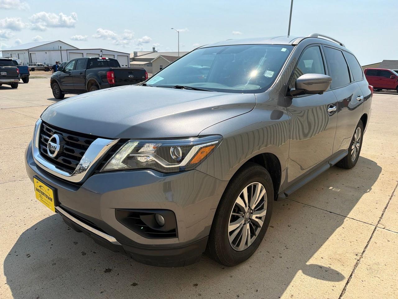 2020 Nissan Pathfinder SL Watertown SD 2020 Nissan Pathfinder SL Watertown SD