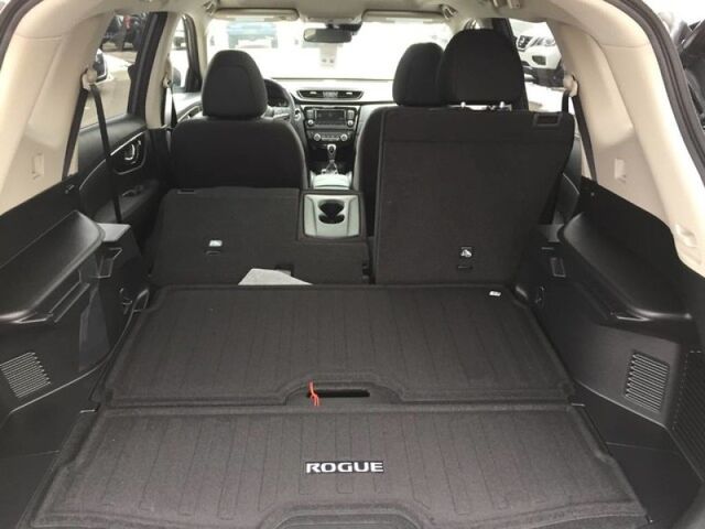 2020 Nissan Rogue SV Oshkosh WI