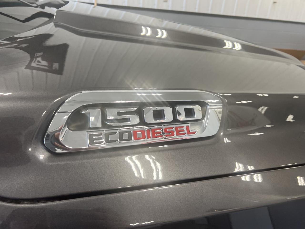 RAM1500 CREW CAB 4X416