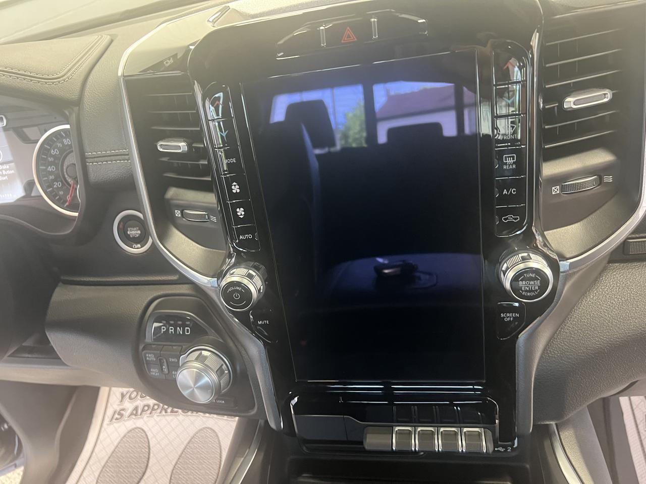 RAM1500 CREW CAB 4X425