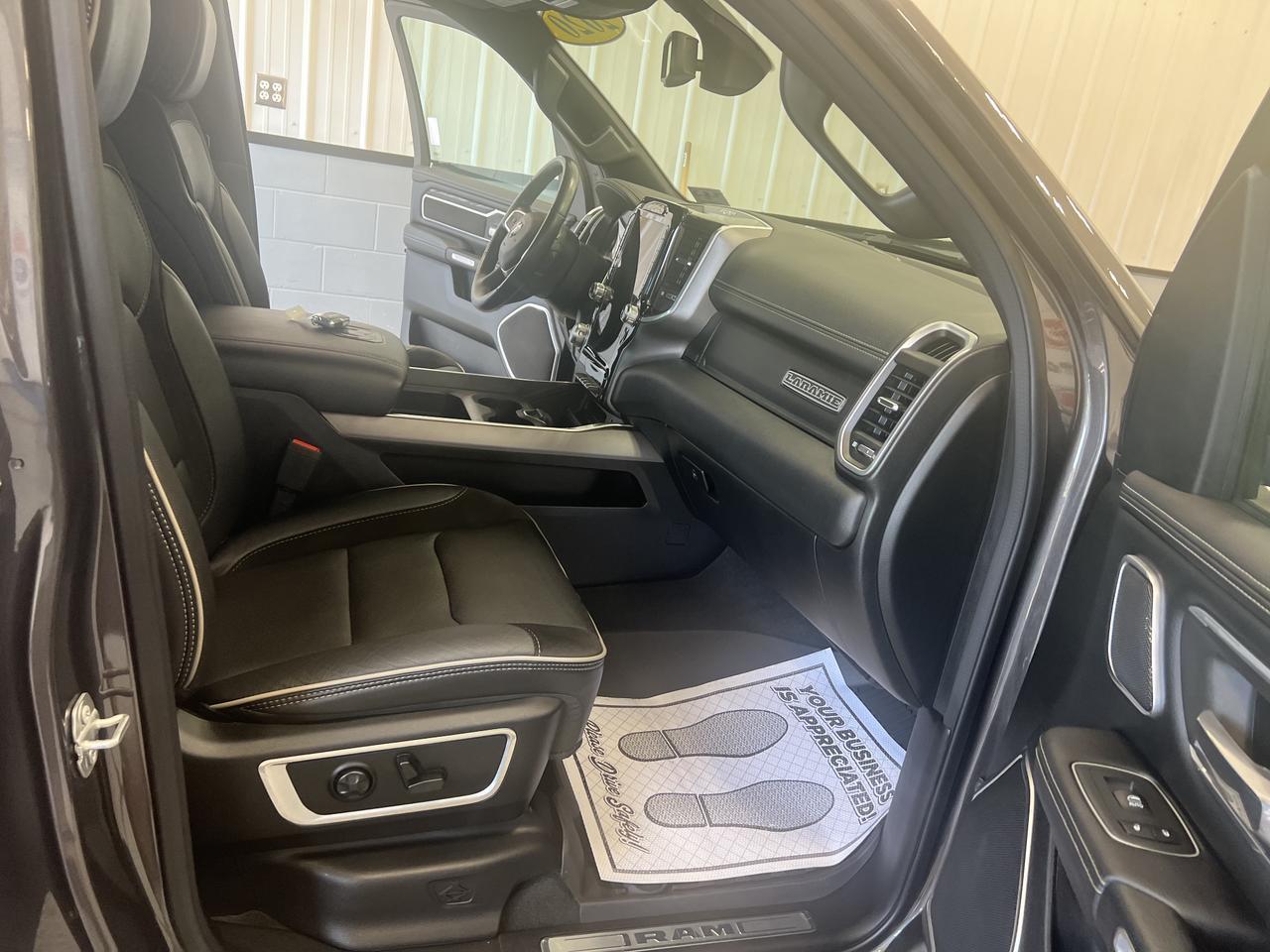 RAM1500 CREW CAB 4X424