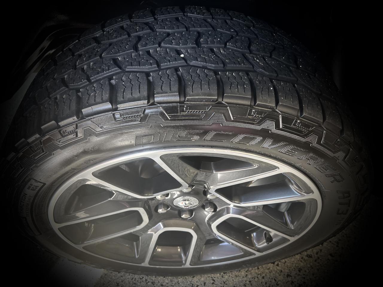 RAM1500 CREW CAB 4X413