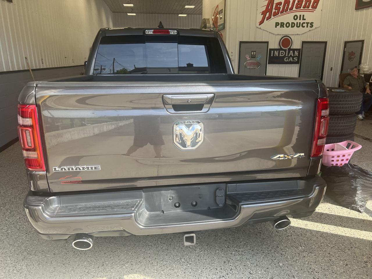 RAM1500 CREW CAB 4X46