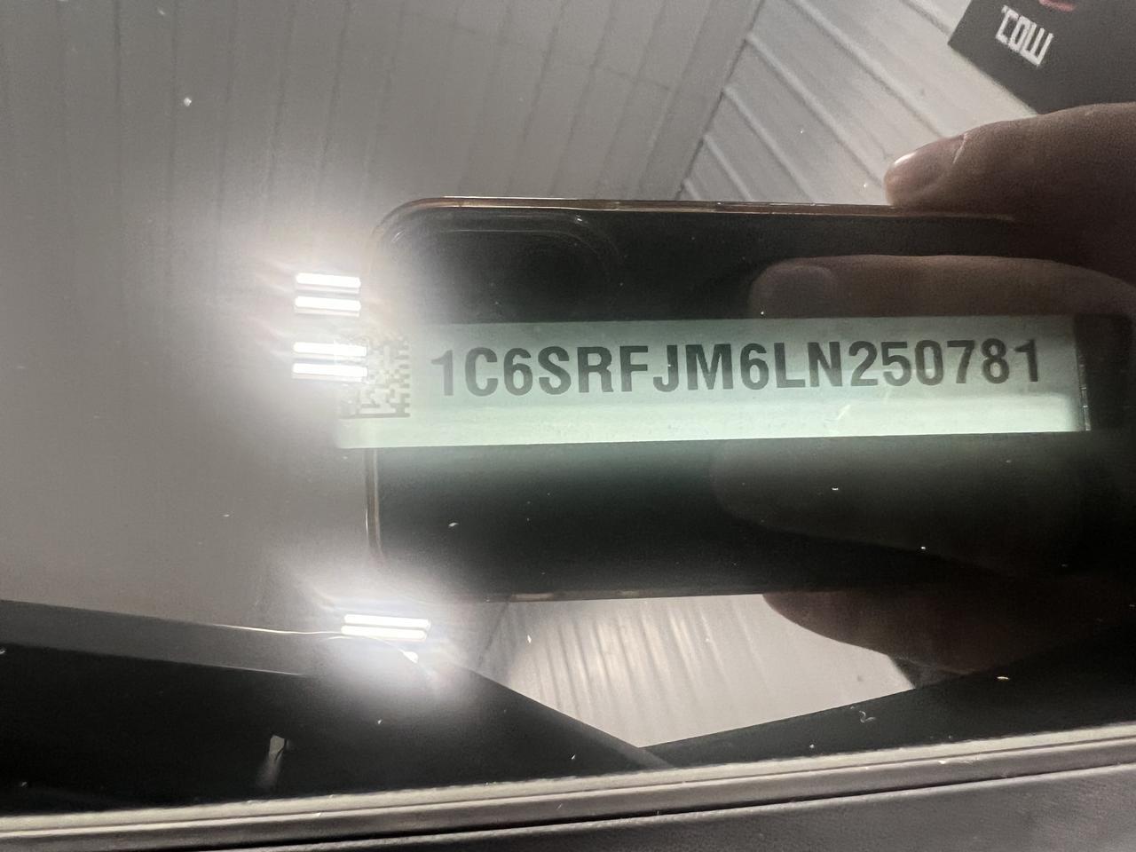 RAM1500 CREW CAB 4X418