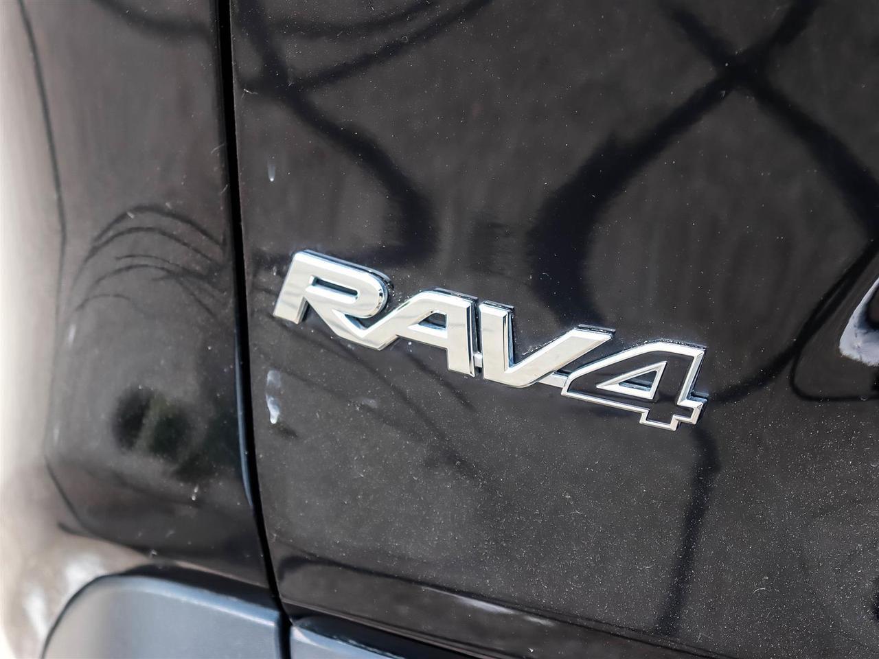 2020 Toyota RAV4 Hybrid LE Mississauga ON