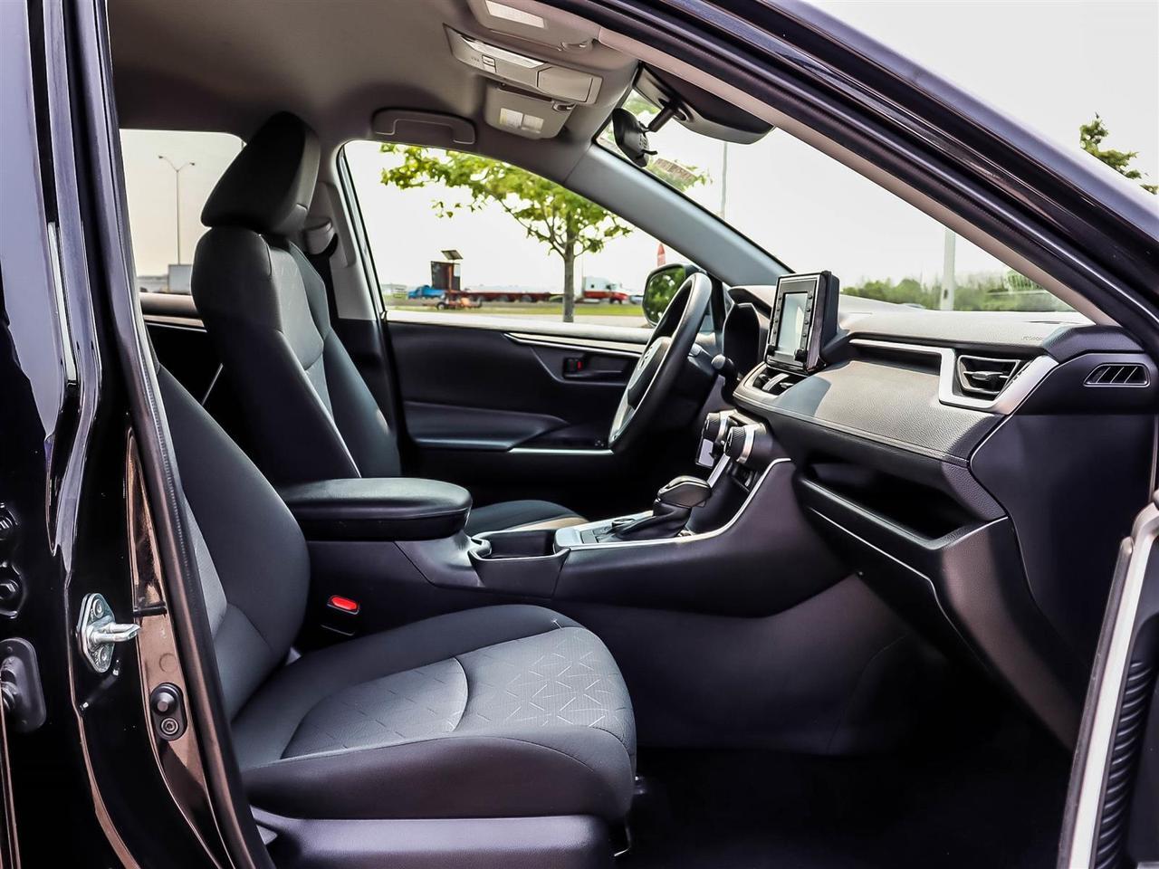 2020 Toyota RAV4 Hybrid LE Mississauga ON