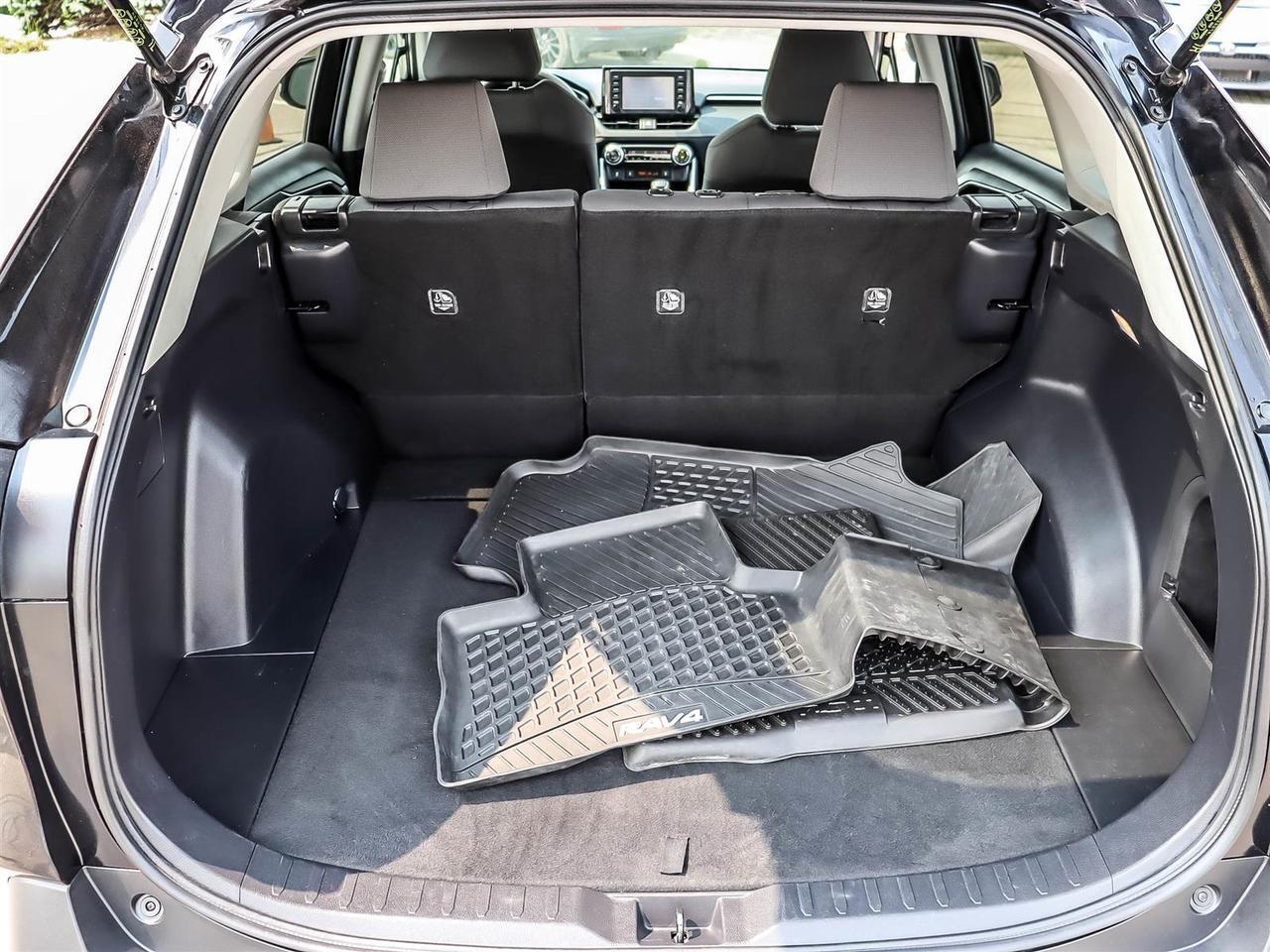 2020 Toyota RAV4 Hybrid LE Mississauga ON