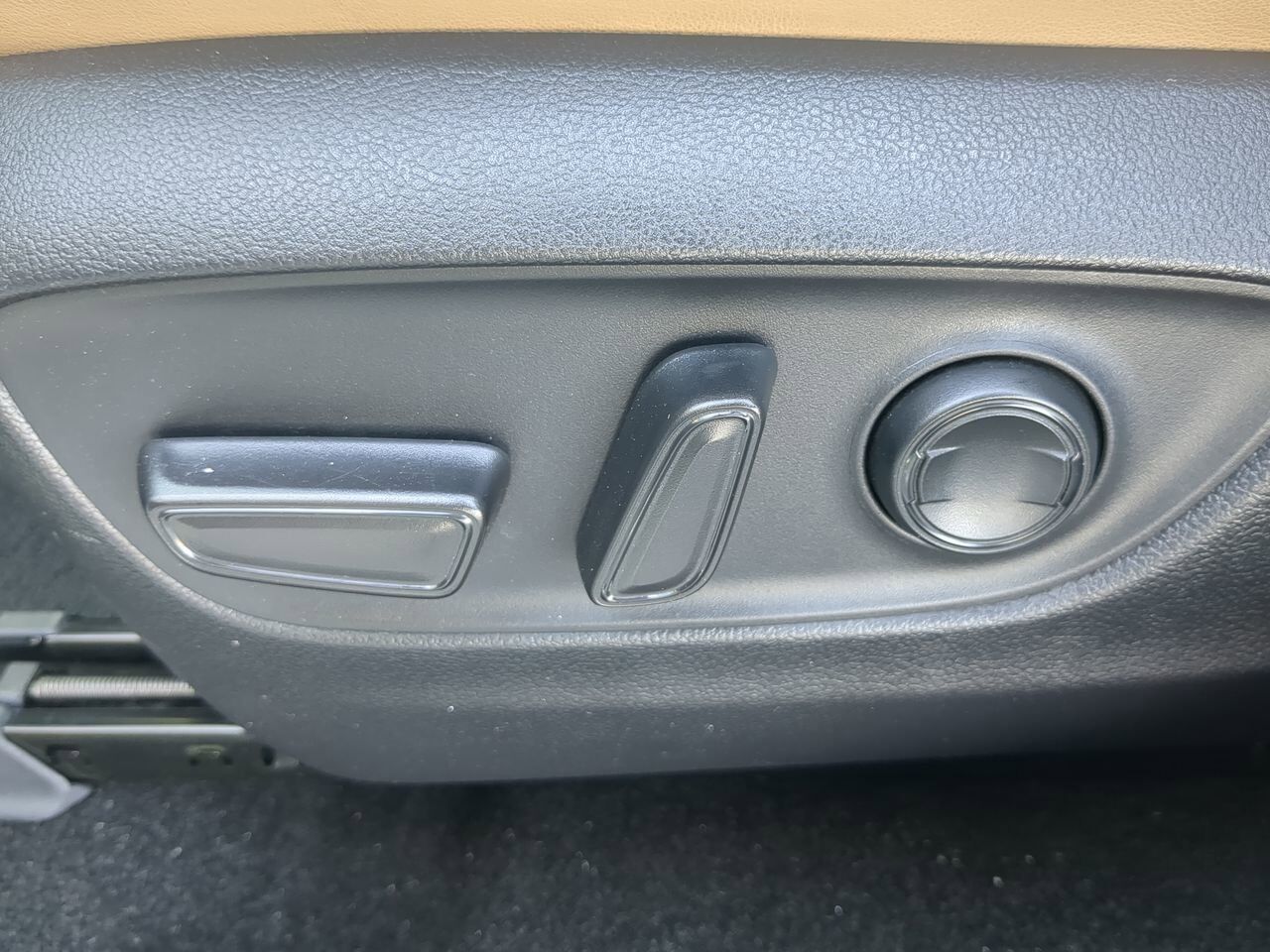 2020 Toyota RAV4 Hybrid Limited Appleton WI