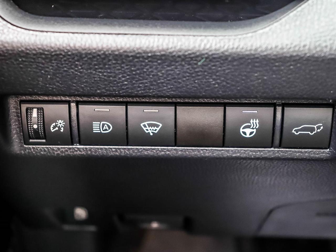 2020 Toyota RAV4 Hybrid XLE Mississauga ON