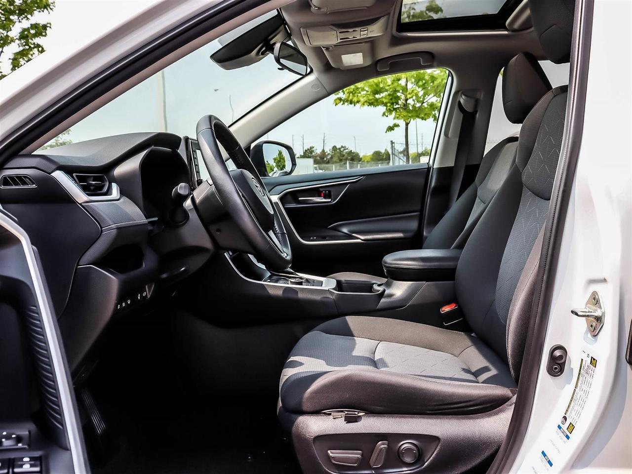 2020 Toyota RAV4 Hybrid XLE Mississauga ON