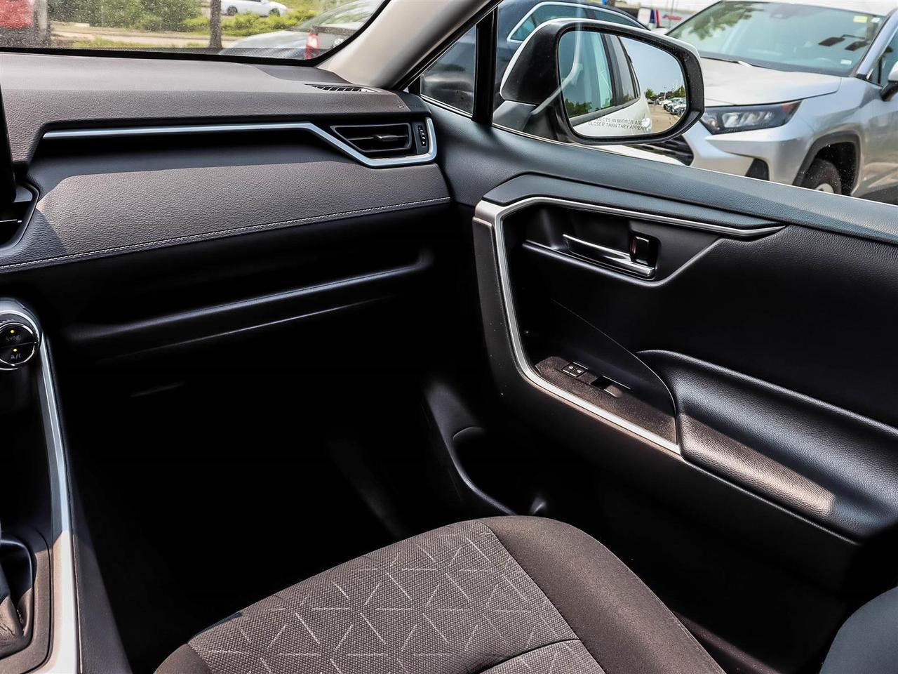 2020 Toyota RAV4 Hybrid XLE Mississauga ON