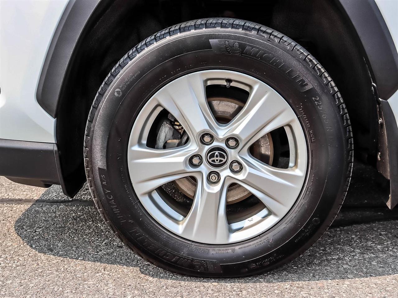 2020 Toyota RAV4 Hybrid XLE Mississauga ON