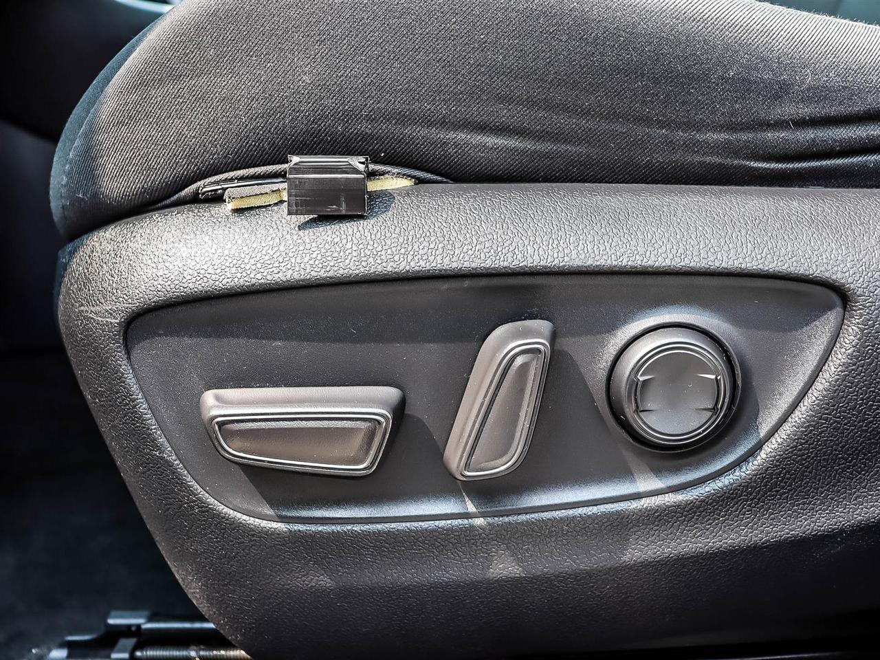 2020 Toyota RAV4 Hybrid XLE Mississauga ON