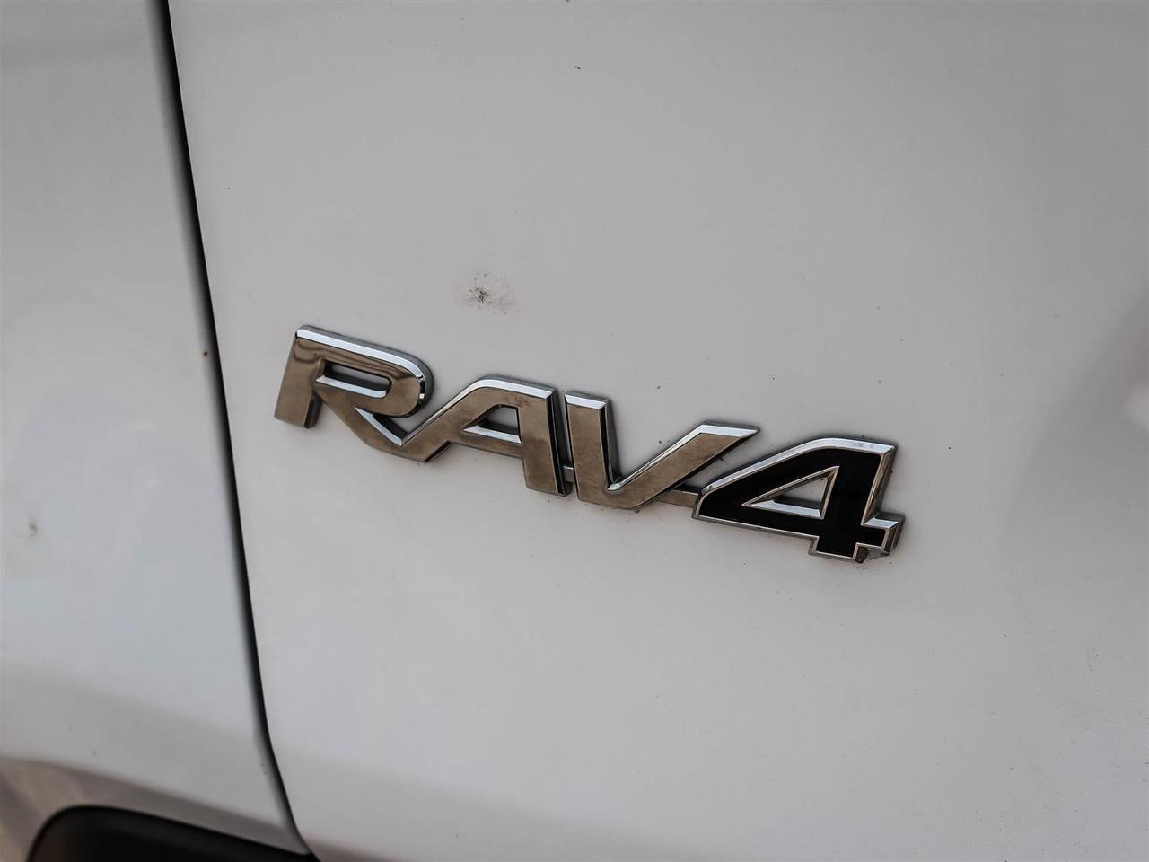2020 Toyota RAV4 Hybrid XLE Mississauga ON