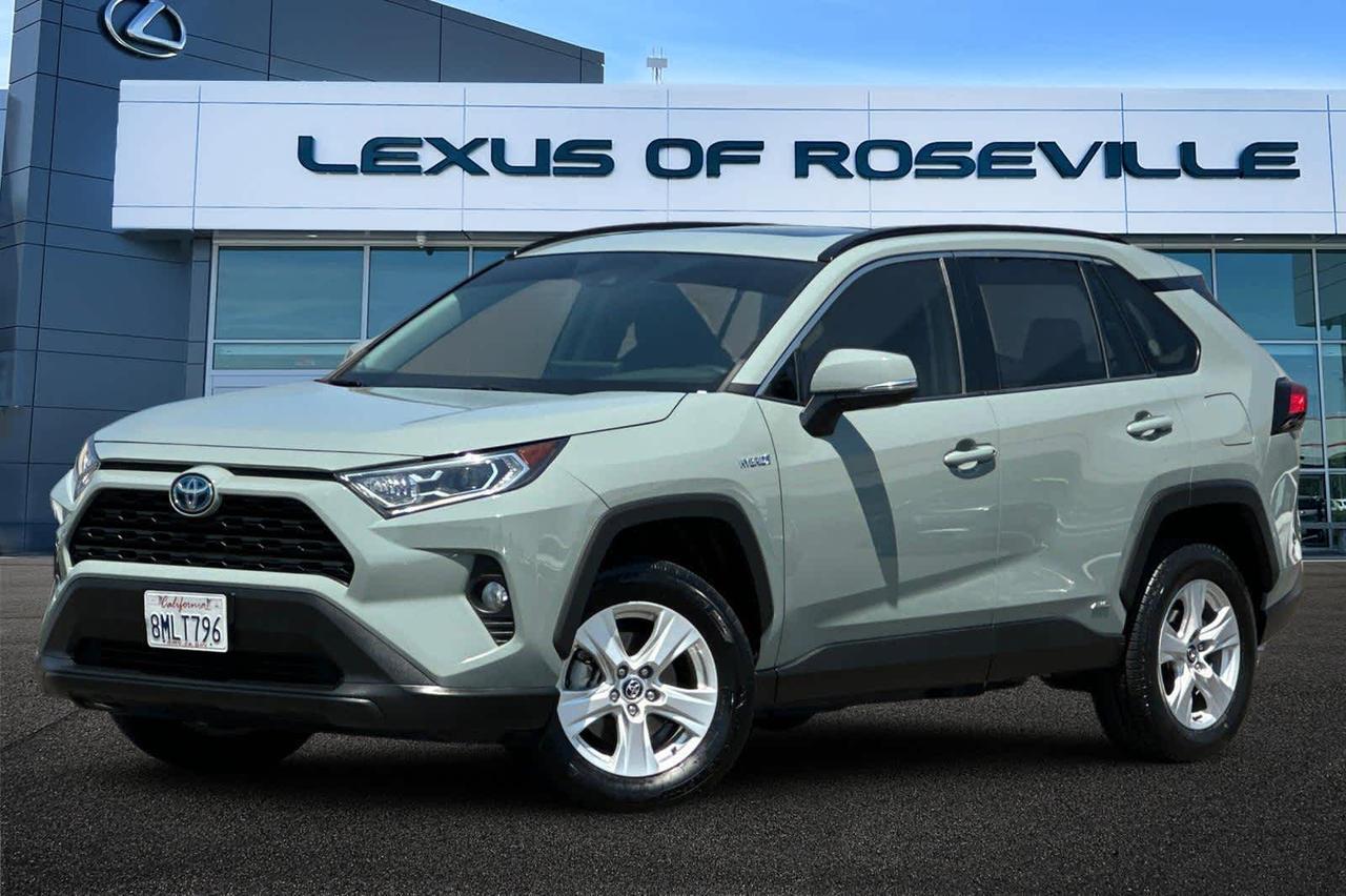 2020 Toyota RAV4 Hybrid XLE