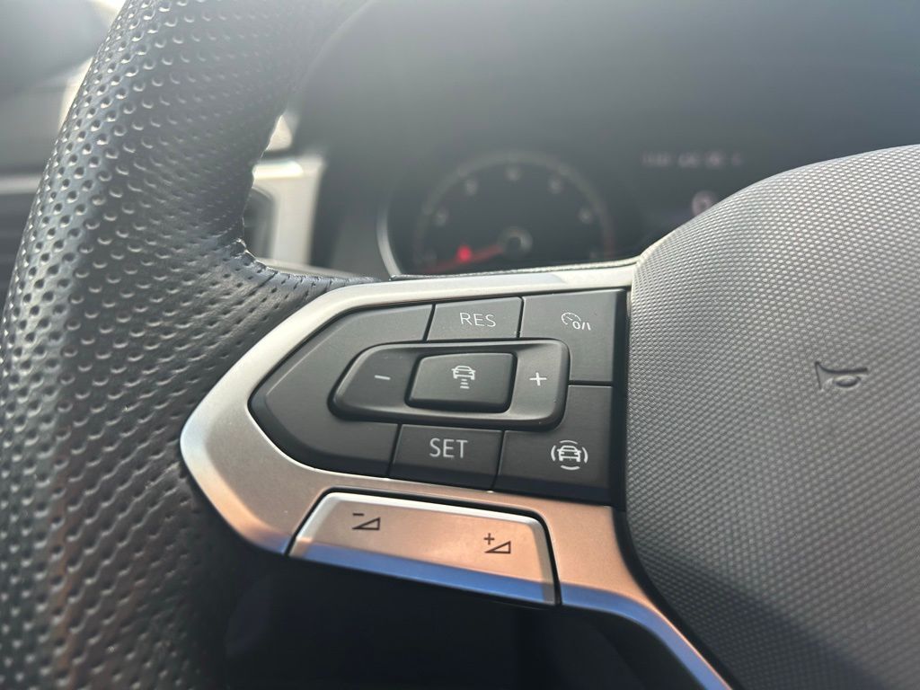 2020 Volkswagen Atlas Cross Sport 3.6L V6 SE w/Technology R-Line Tampa FL