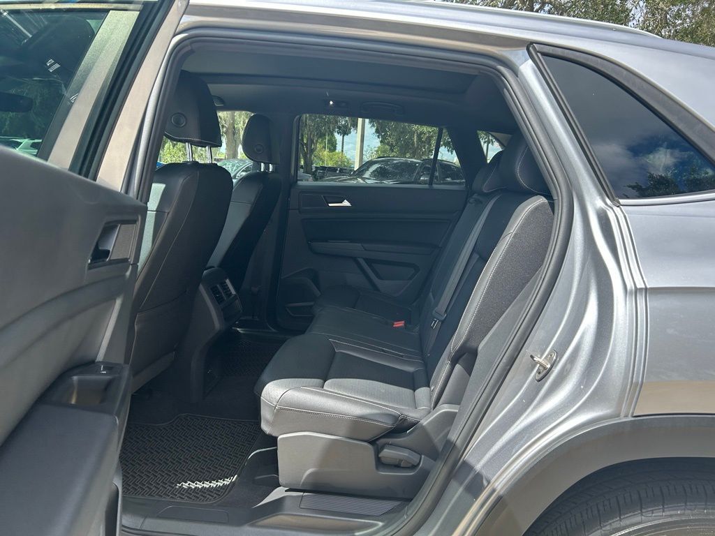 2020 Volkswagen Atlas Cross Sport 3.6L V6 SE w/Technology R-Line Tampa FL