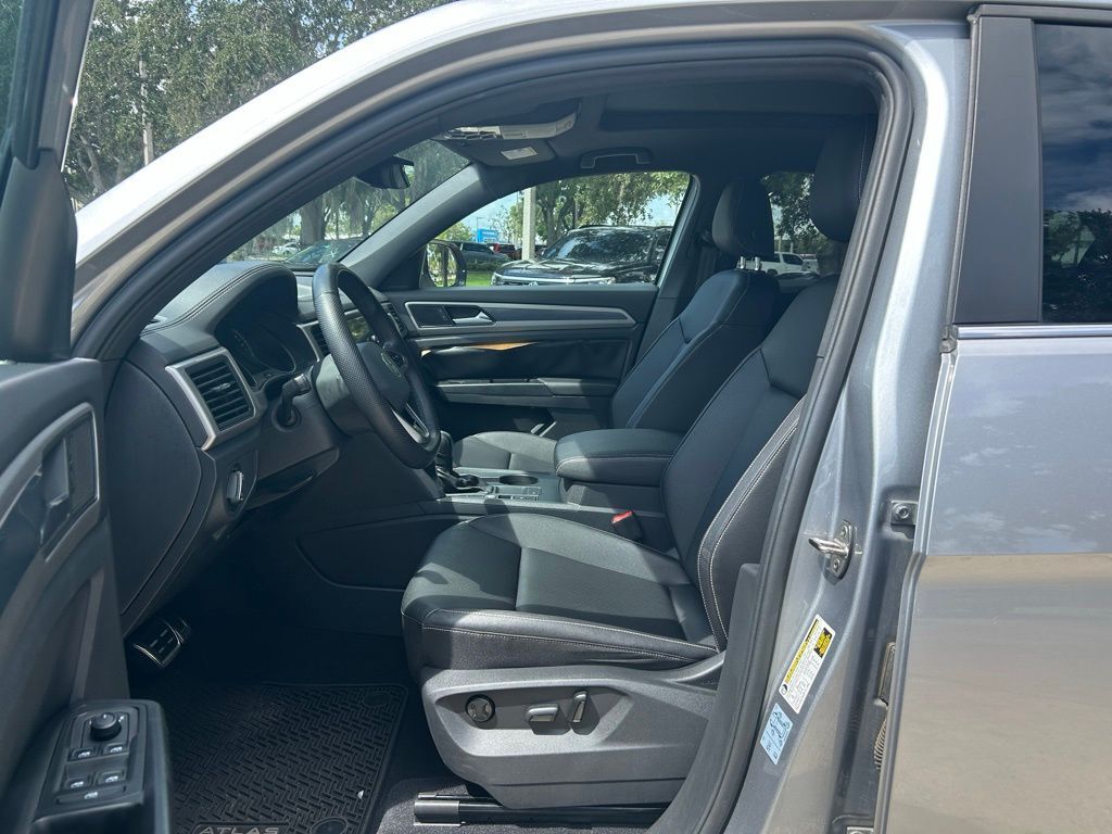 2020 Volkswagen Atlas Cross Sport 3.6L V6 SE w/Technology R-Line Tampa FL