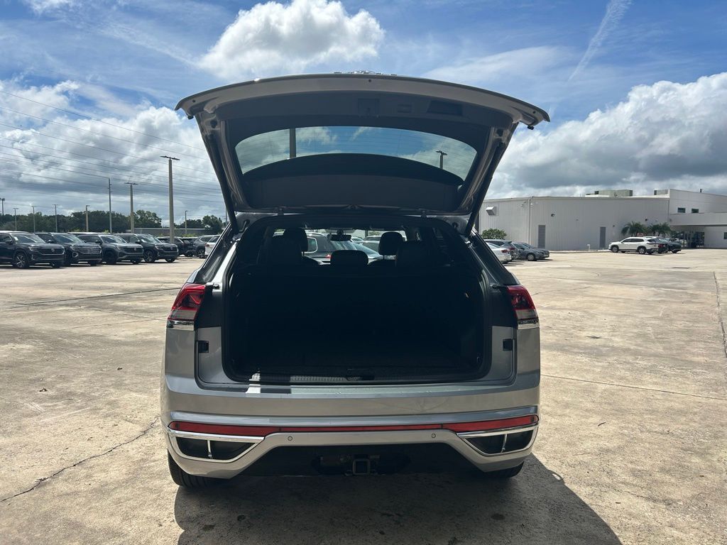 2020 Volkswagen Atlas Cross Sport 3.6L V6 SE w/Technology R-Line Tampa FL