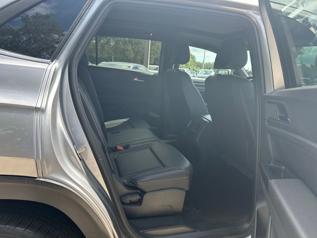 2020 Volkswagen Atlas Cross Sport 3.6L V6 SE w/Technology R-Line Tampa FL