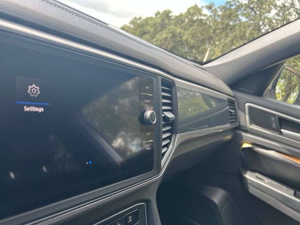 2020 Volkswagen Atlas Cross Sport 3.6L V6 SE w/Technology R-Line Tampa FL