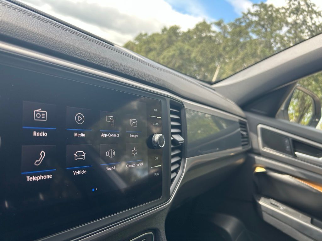 2020 Volkswagen Atlas Cross Sport 3.6L V6 SE w/Technology R-Line Tampa FL