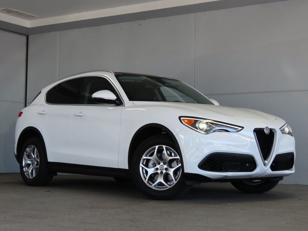 2021 Alfa Romeo Stelvio Sprint AWD (active service loaner) Merriam KS 2021 Alfa Romeo Stelvio Sprint AWD (active service loaner) Merriam KS
