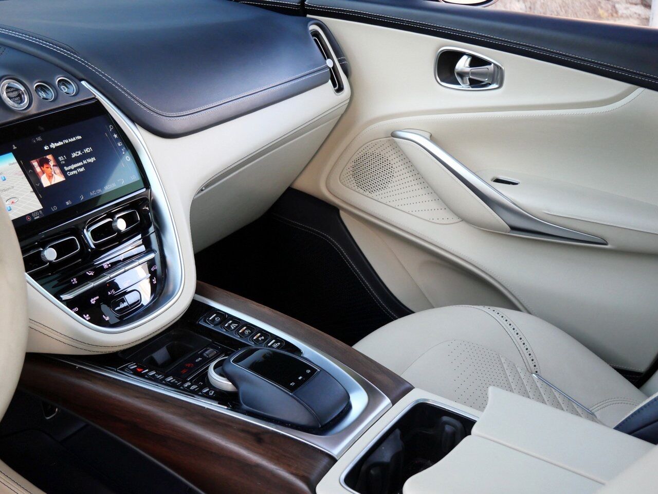 2021 Aston Martin DBX Lawrence KS