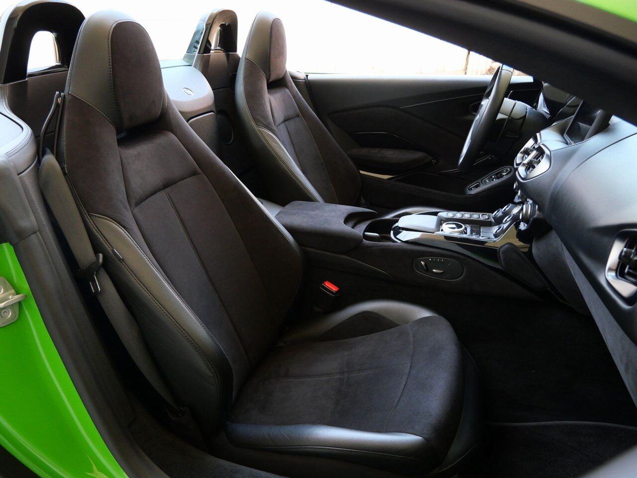 2021 Aston Martin Vantage Lawrence KS